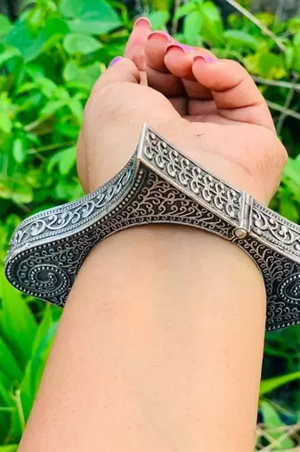 Antique Designer Square Kada