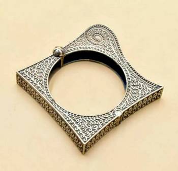 Antique Designer Square Kada 4