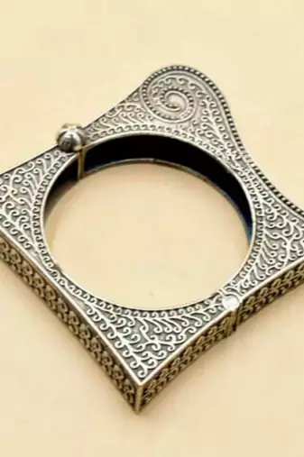 Antique Designer Square Kada