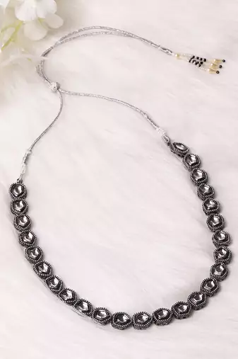 Gold kundan neckpiece