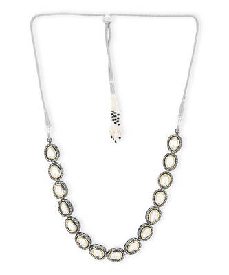 Gold kundan neckpiece 3