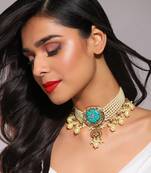 Gold kundan neckpiece