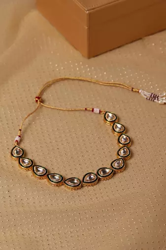 Gold kundan neckpiece