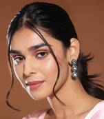 Gold kundan earrings