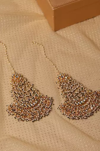 Gold kundan earrings