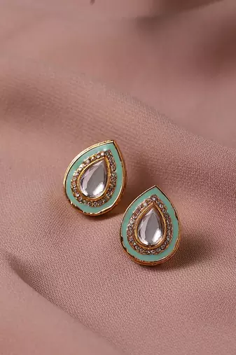 Gold kundan earrings