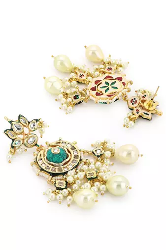 Gold kundan earrings