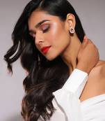 Gold kundan earrings