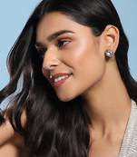 Gold kundan earrings