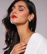 Gold kundan earrings