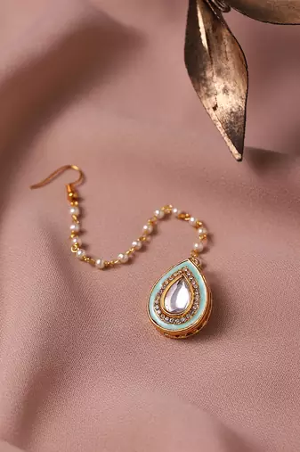 Gold kundan maang tikka