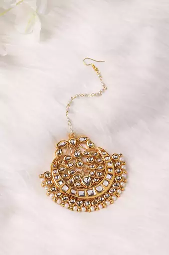 Gold kundan maang tikka