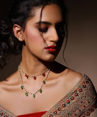 Red green beaded neklace with pearls 1