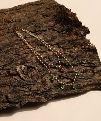 Red green beaded neklace with pearls 2