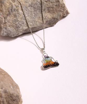 Green healing stone silver neckpiece 2