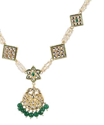 White gold plated kundan mathapatti 3