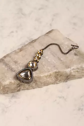 Dual plated kundan maangtikka
