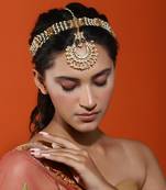 Gold plated kundan mathapatti