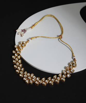 White kundan neckpiece 2