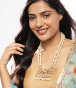 White kundan neckpiece