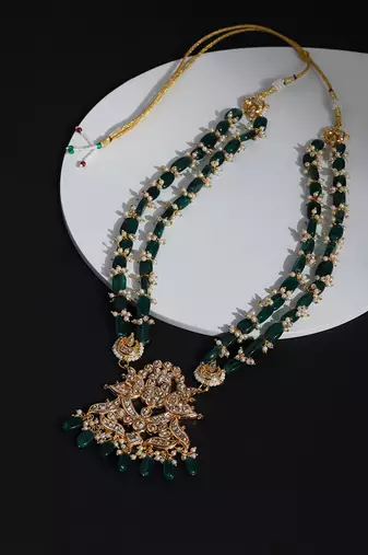 Dark green kundan neckpiece