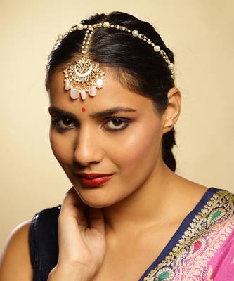 White kundan matha patti 1