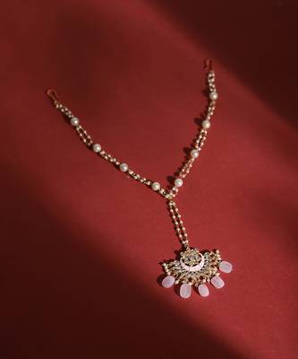 White kundan matha patti 2