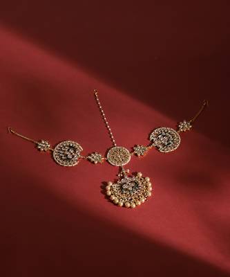 White kundan matha patti 2