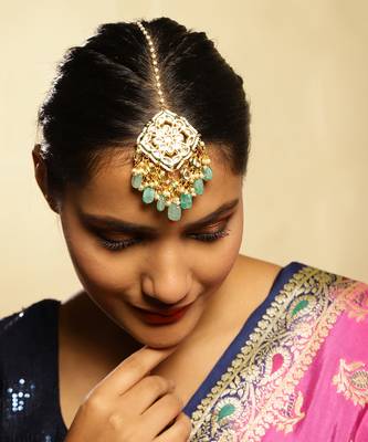 White kundan maang tikka 1