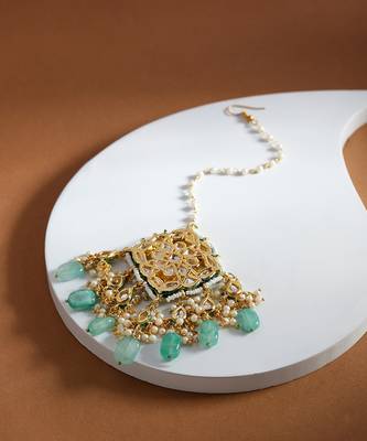 White kundan maang tikka 2