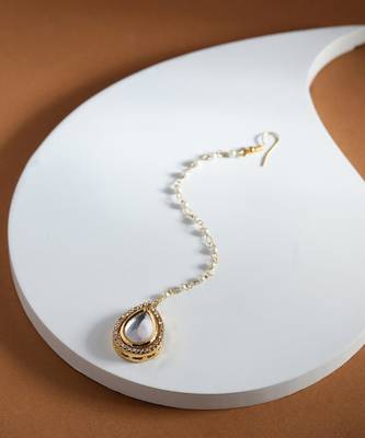 White kundan maang tikka 2