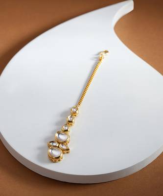 White kundan maang tikka 2