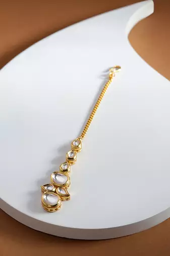 White kundan maang tikka