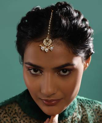 White kundan maang tikka 1