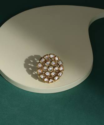 White kundan cocktail ring 1
