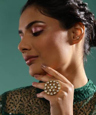 White kundan cocktail ring 4