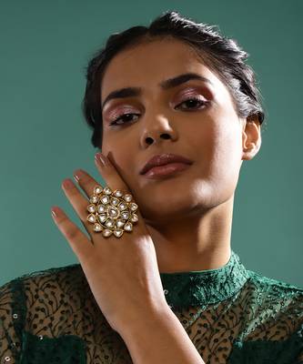 White kundan cocktail ring 4