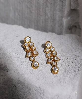 Golden kundan earrings 1