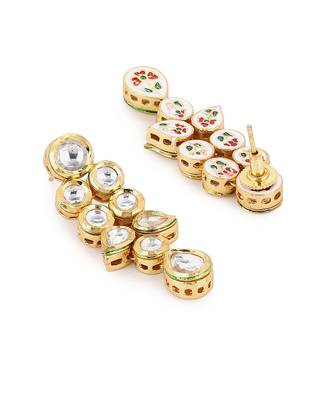 Golden kundan earrings 4