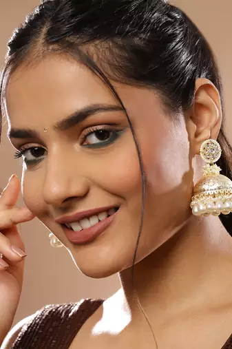 White kundan earrings