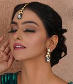 Gold dual tone kundan maang tikka with earrings