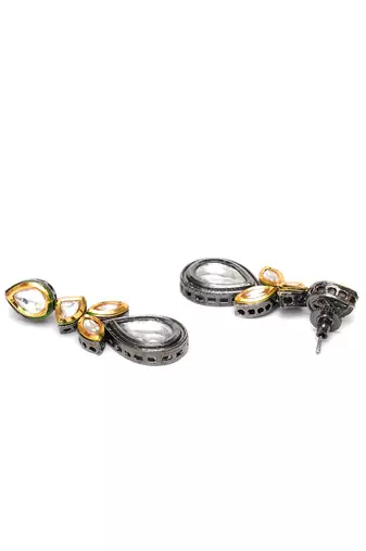 Gold dual tone kundan maang tikka with earrings