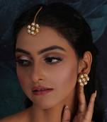 Gold kundan round maang tikka with studs