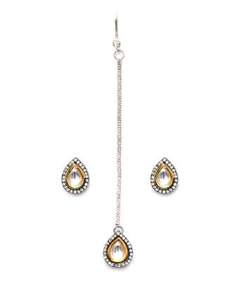 Gold dual tone kundan maang tikka with earrings 2