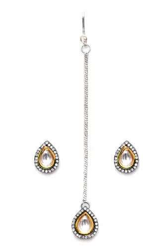 Gold dual tone kundan maang tikka with earrings