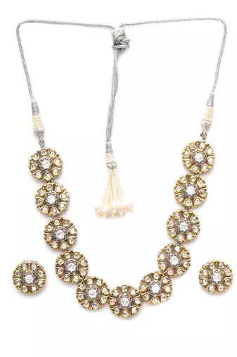 Gold kundan choker with studs
