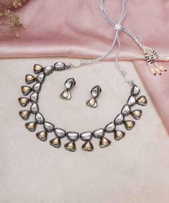 Gold dual tone kundan necklace set 5