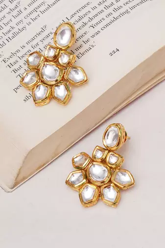 Gold kundan earrings