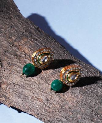 Emerald stone kundan studs 4