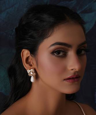 Gold kundan studs with pearl drop 2